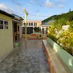 Tropical Court Hotel