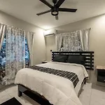 One Love Luxuray Guesthouse