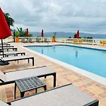 Falcon Shoreline- Airport Pickup Available - Gated-Security