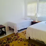 House With Pool, Shops, 3Mins From Montego Bay Airport And Near Beach Strip