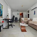 Cozy Apartment W/Ocean View, Pool & Beach Access