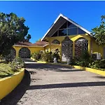 Yancey Largo Villa With Private Pool
