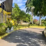 Yancey Largo Villa With Private Pool