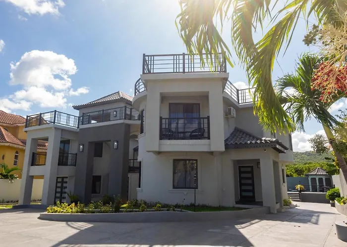 Pinnacle View Estate