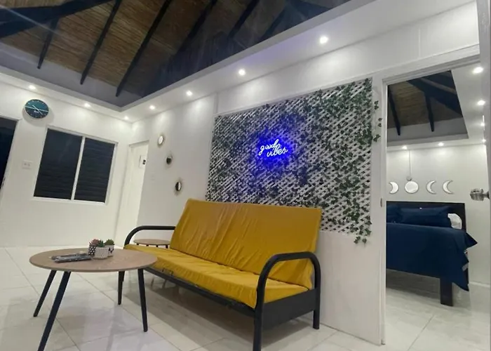 Queens Palace -Montego Bay Airport Suite