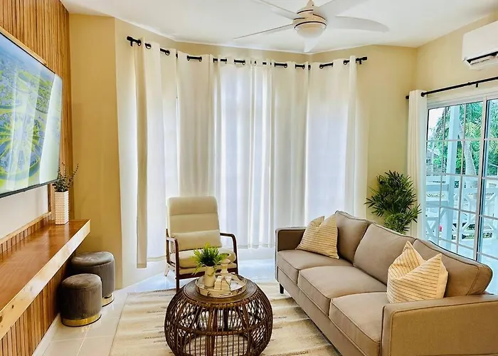 Falcon Sunset 2Br- Airport Transport Available -Security-Gated