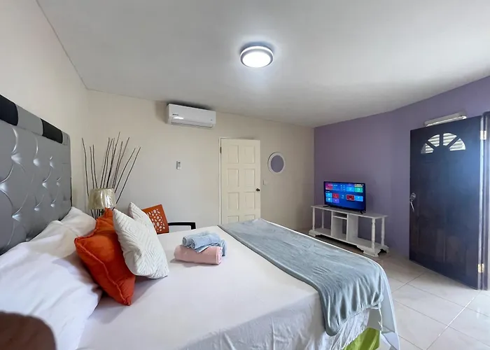 Skyline Suites, Breathtaking Mountains & City View Apts