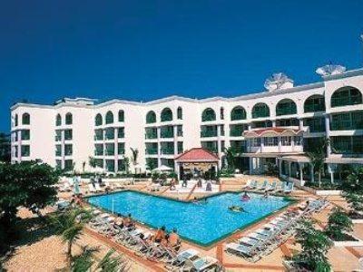 Hotel Breezes