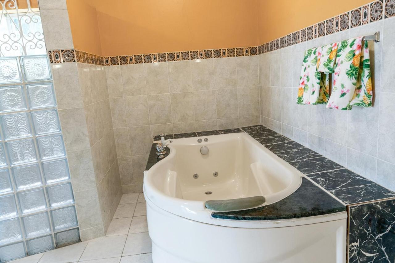 Villa Yanceylargo- 4br Jacuzzi & Mountain Views
