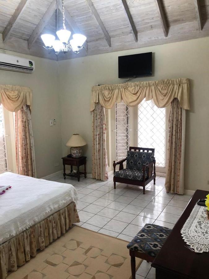 Hunters Guest house *