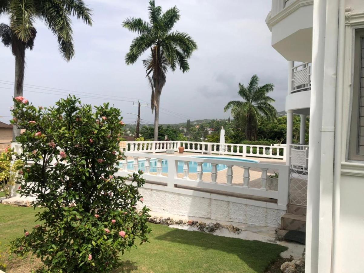 Hunters Guest house *