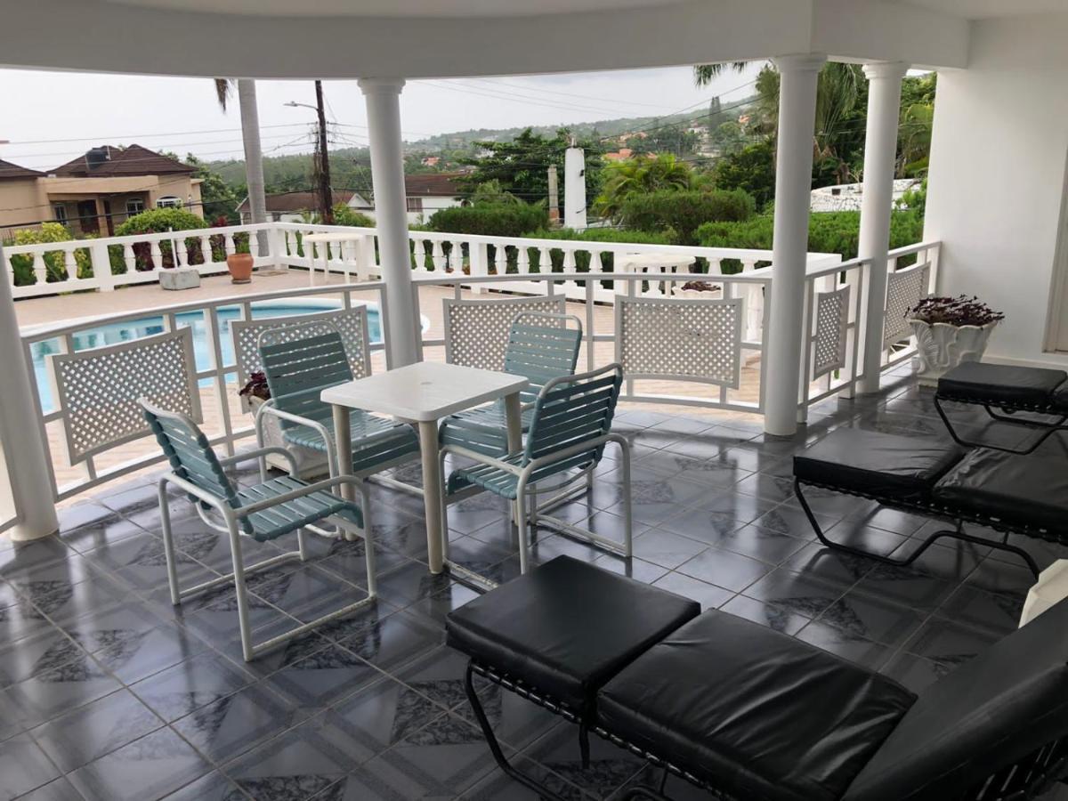 Hunters * Montego Bay