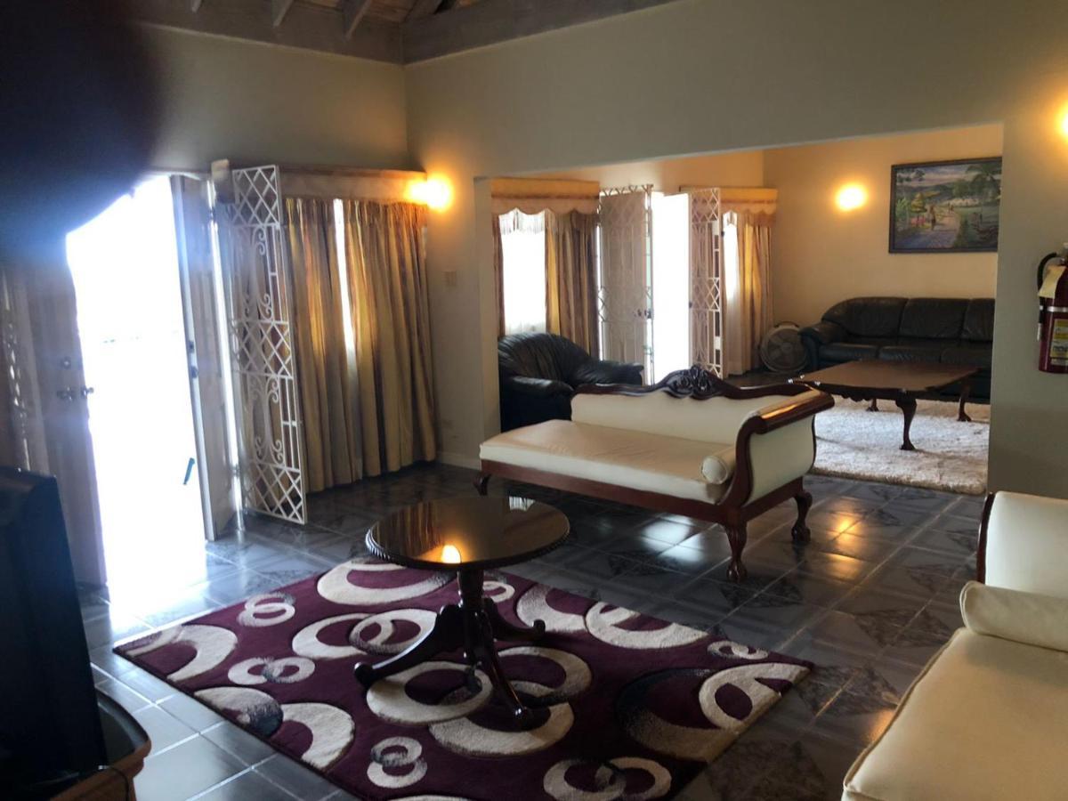 Hunters Guest house *
