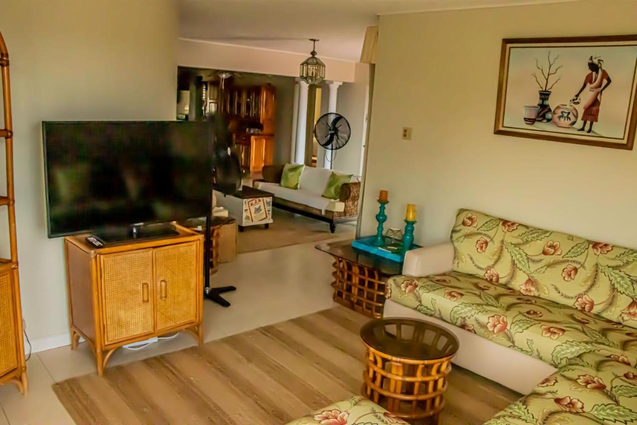 The Whytehouse * Montego Bay