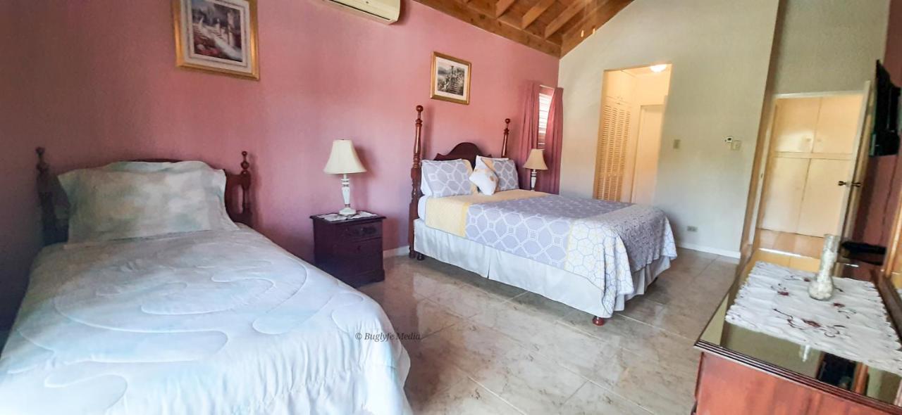 Homestay Jamaica Extended / Golf Veiw