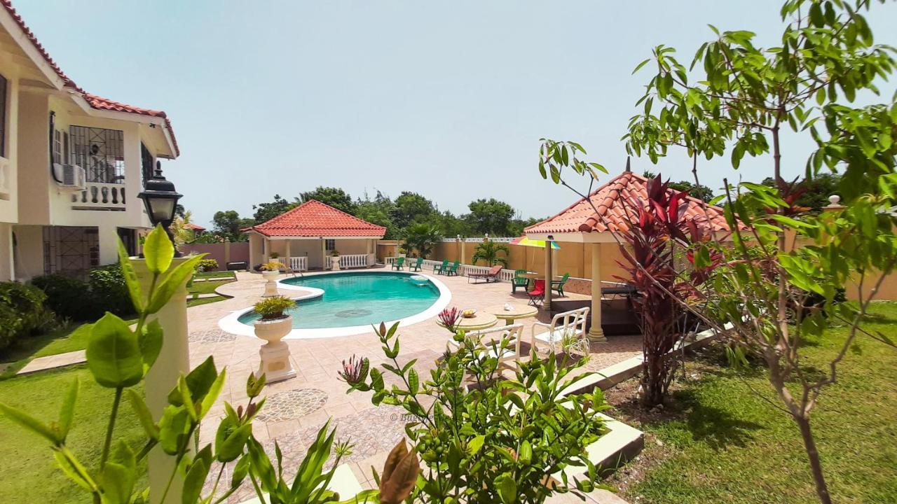 Jamaica Extended / Golf Veiw Homestay Montego Bay