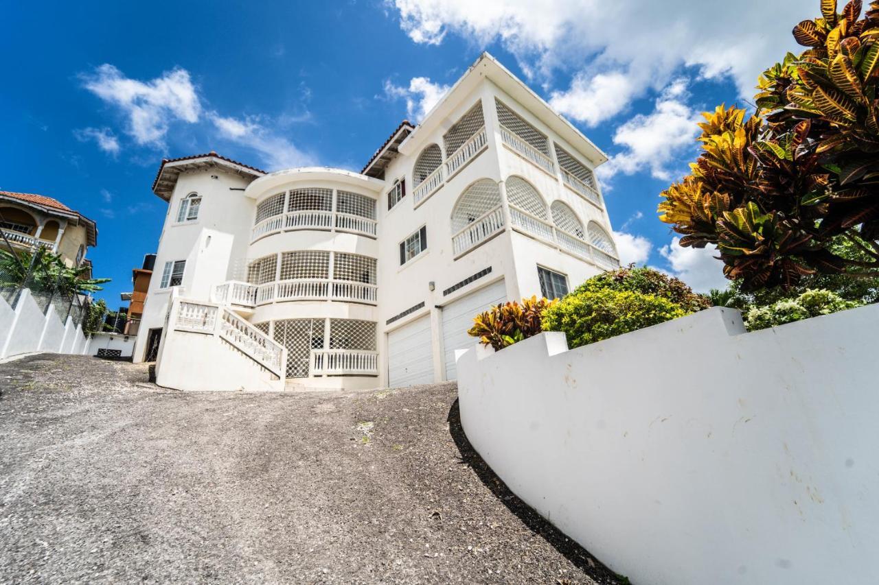 Apartment Skyline Suites, Breathtaking Mountains & View Apts Montego Bay