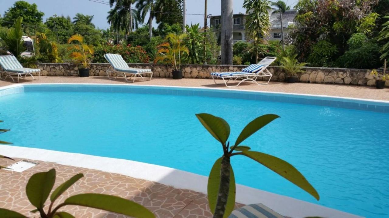 Chaudhry Second Floor Single Hotel Montego Bay