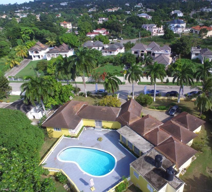 Yancey Largo With Private Pool