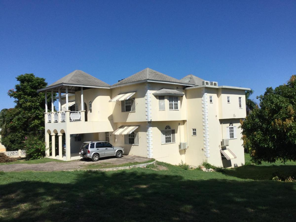 Mango Walk Guest house Montego Bay