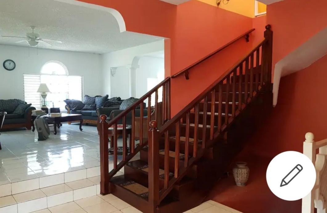 Mangowalk Manor Montego Bay