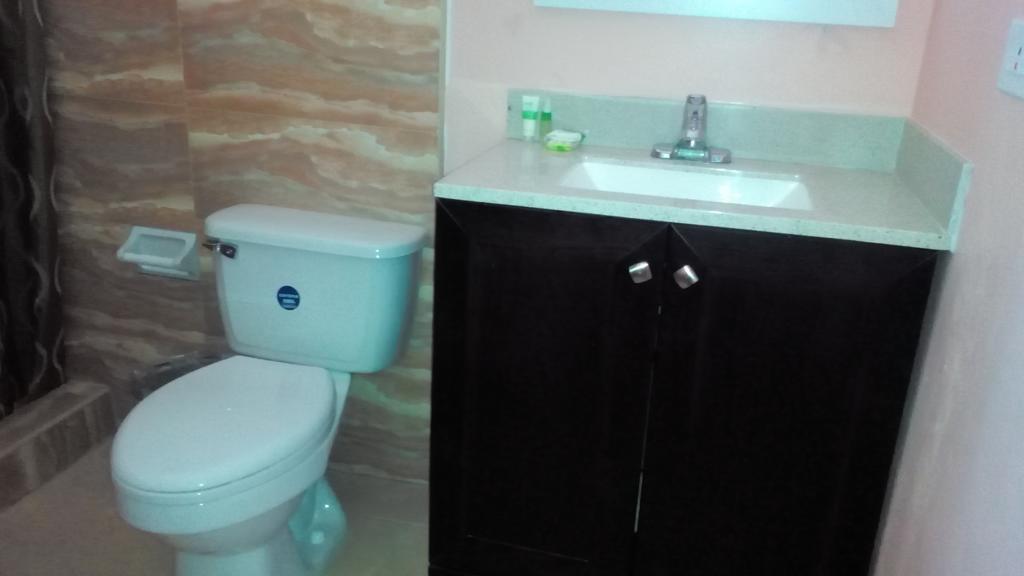 Tropik Leadonna Hotel