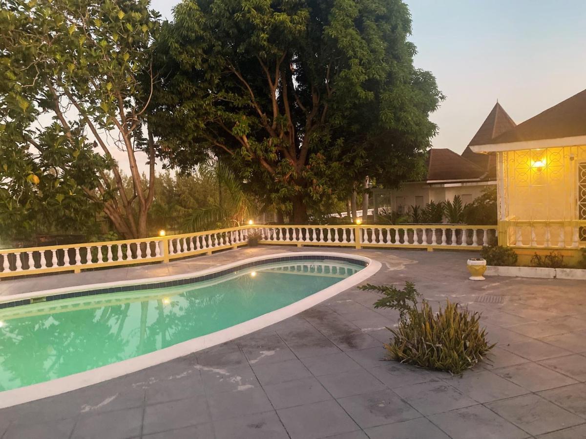 Yancey Largo With Private Pool Villa *