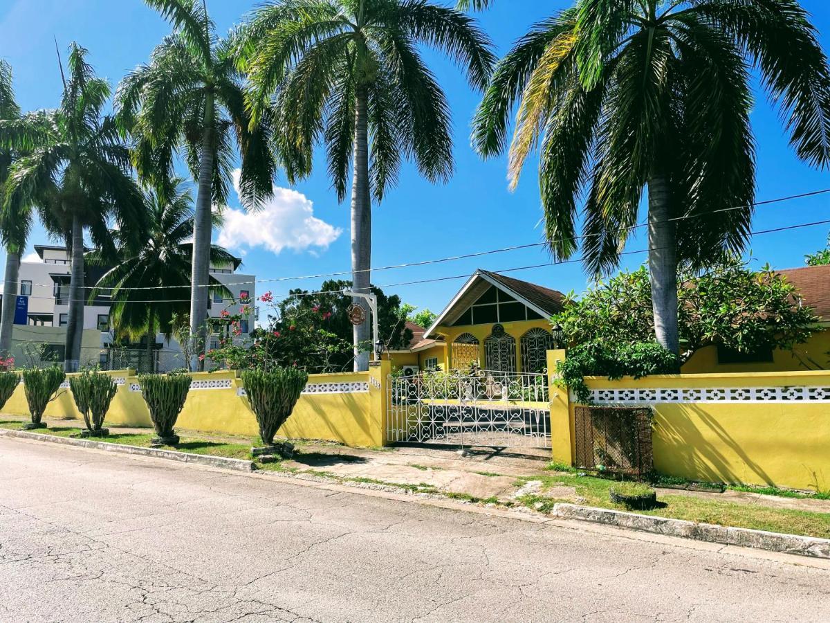 Yancey Largo With Private Pool