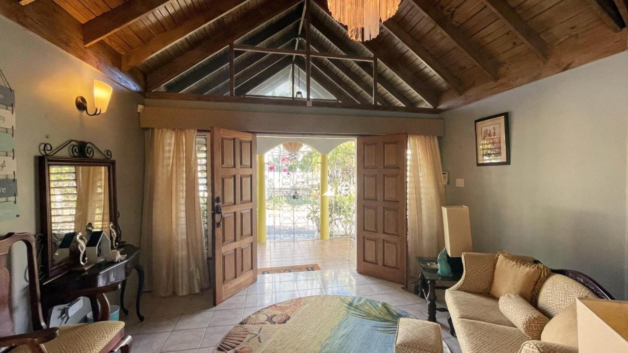 Yancey Largo With Private Pool Villa