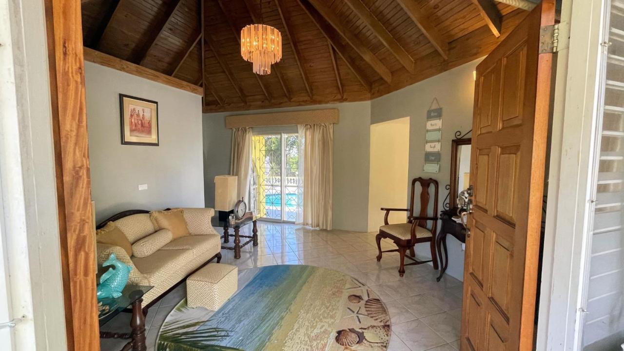 Yancey Largo With Private Pool Villa