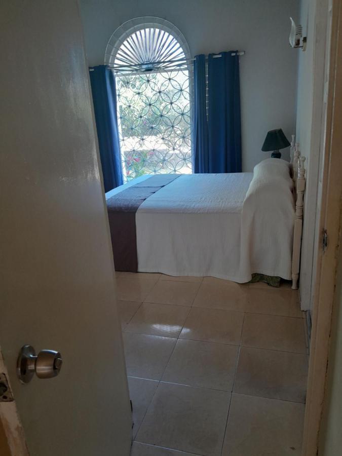 Chinnor-kent Ave Pousada Montego Bay