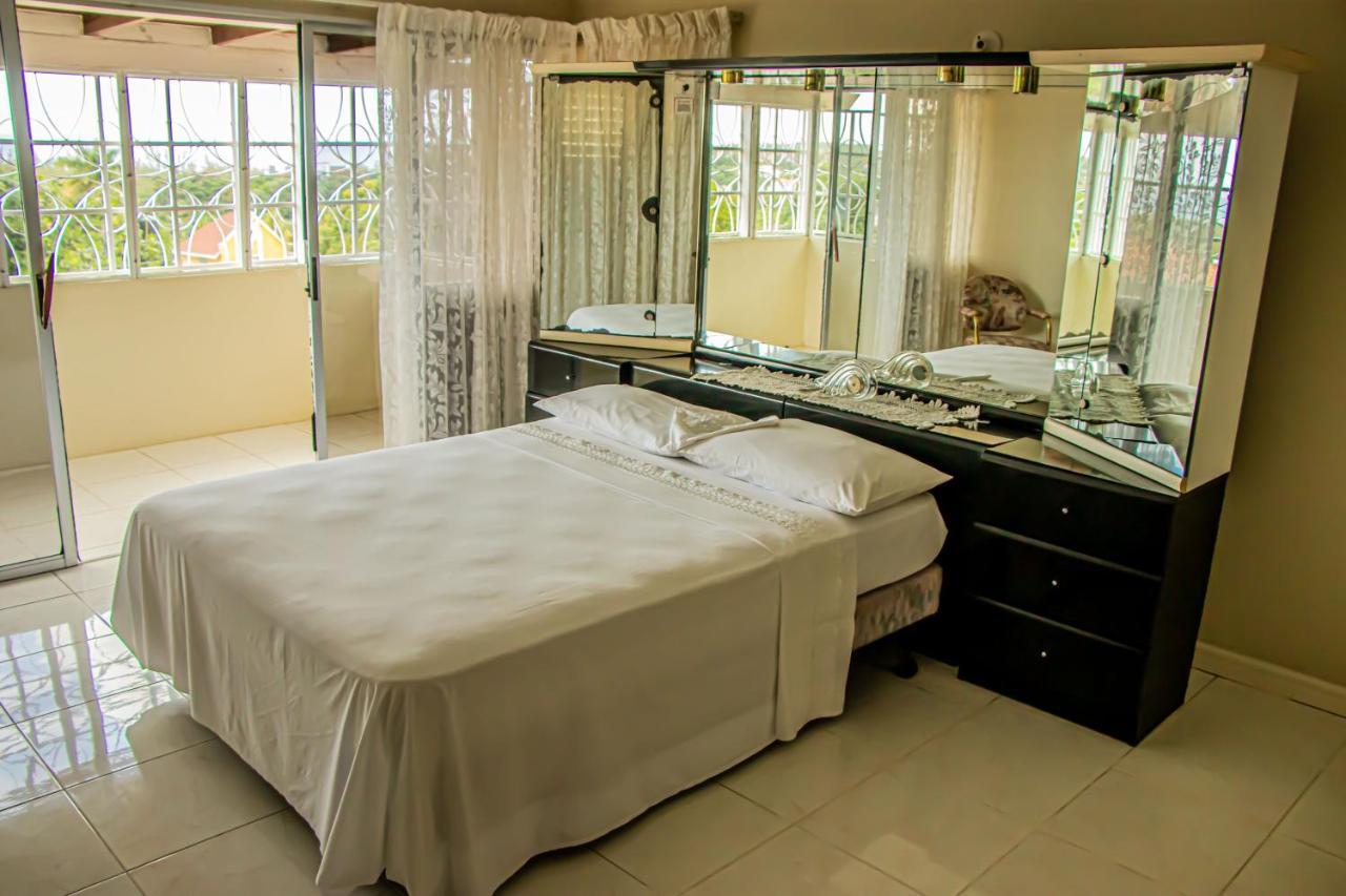 The Whytehouse * Montego Bay