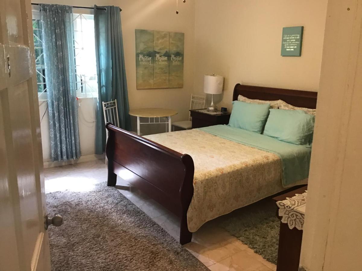 Homestay Hills Royale Montego Bay
