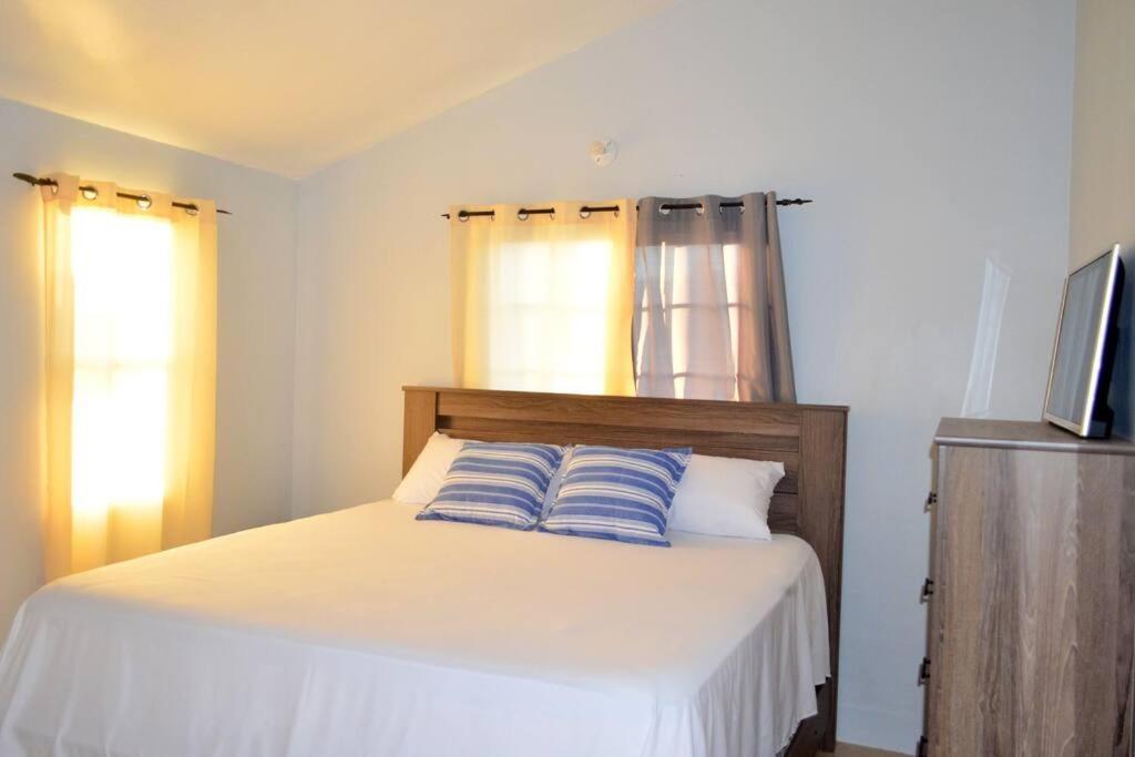 Gillaine's Place *