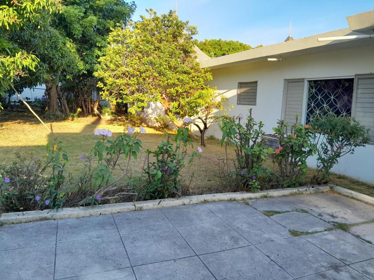 Chinnor-kent Ave Villa Montego Bay