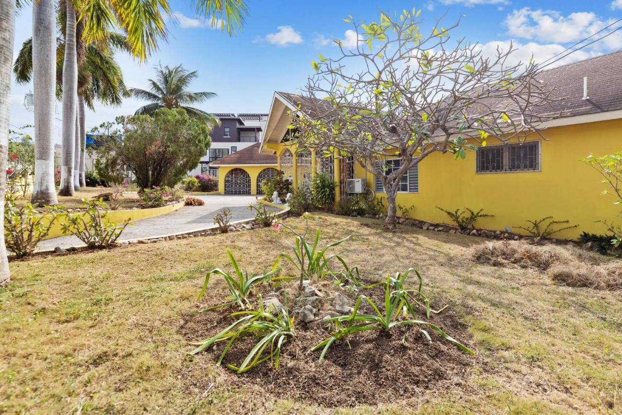 Yancey Largo With Private Pool Villa *