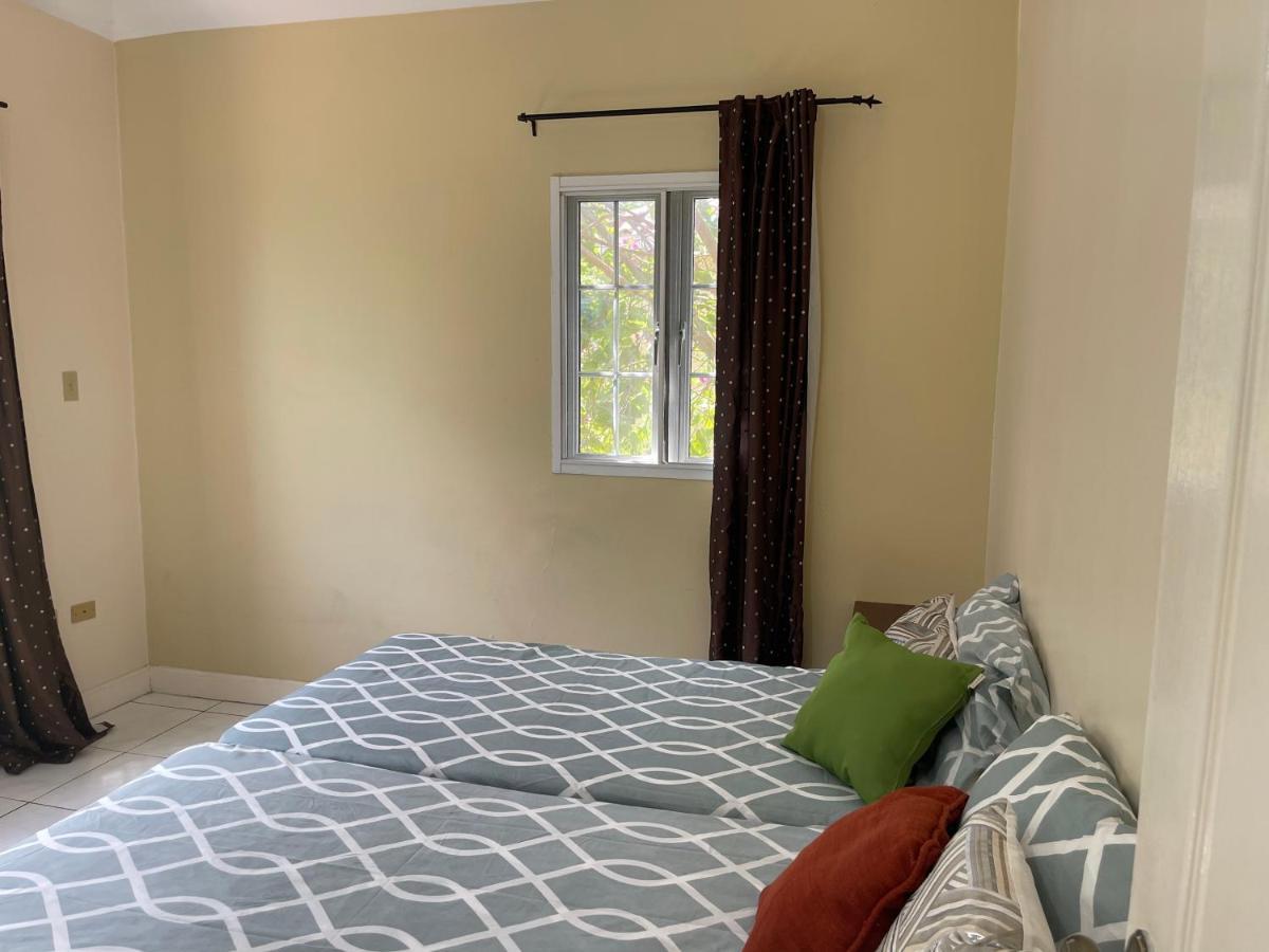 Free Airport Pickup 5 Minutes From Airport And Apartment