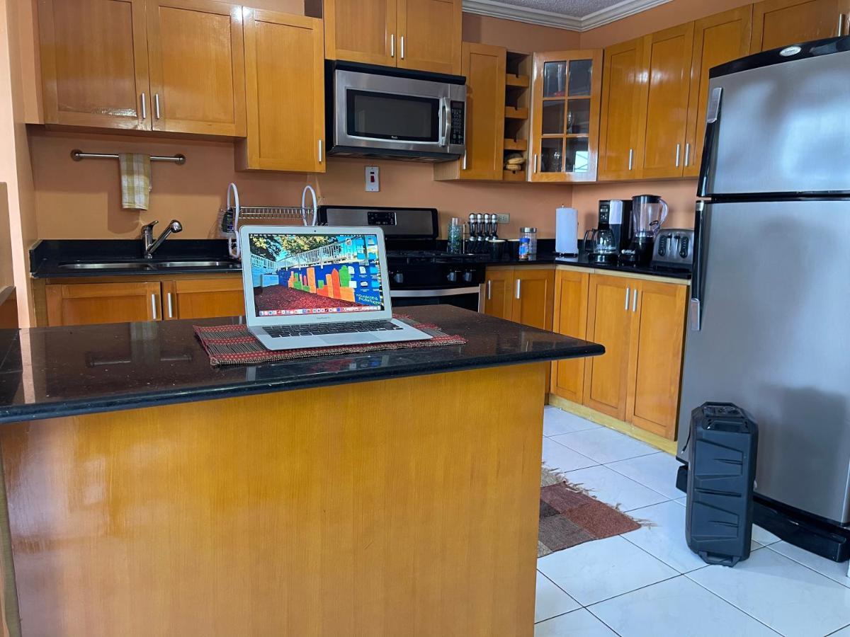 Apartment Free Airport Pickup 5 Minutes From Airport And *