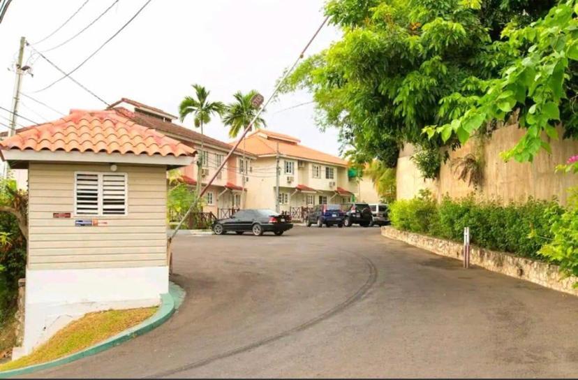 Samreak Chivit Apartment *