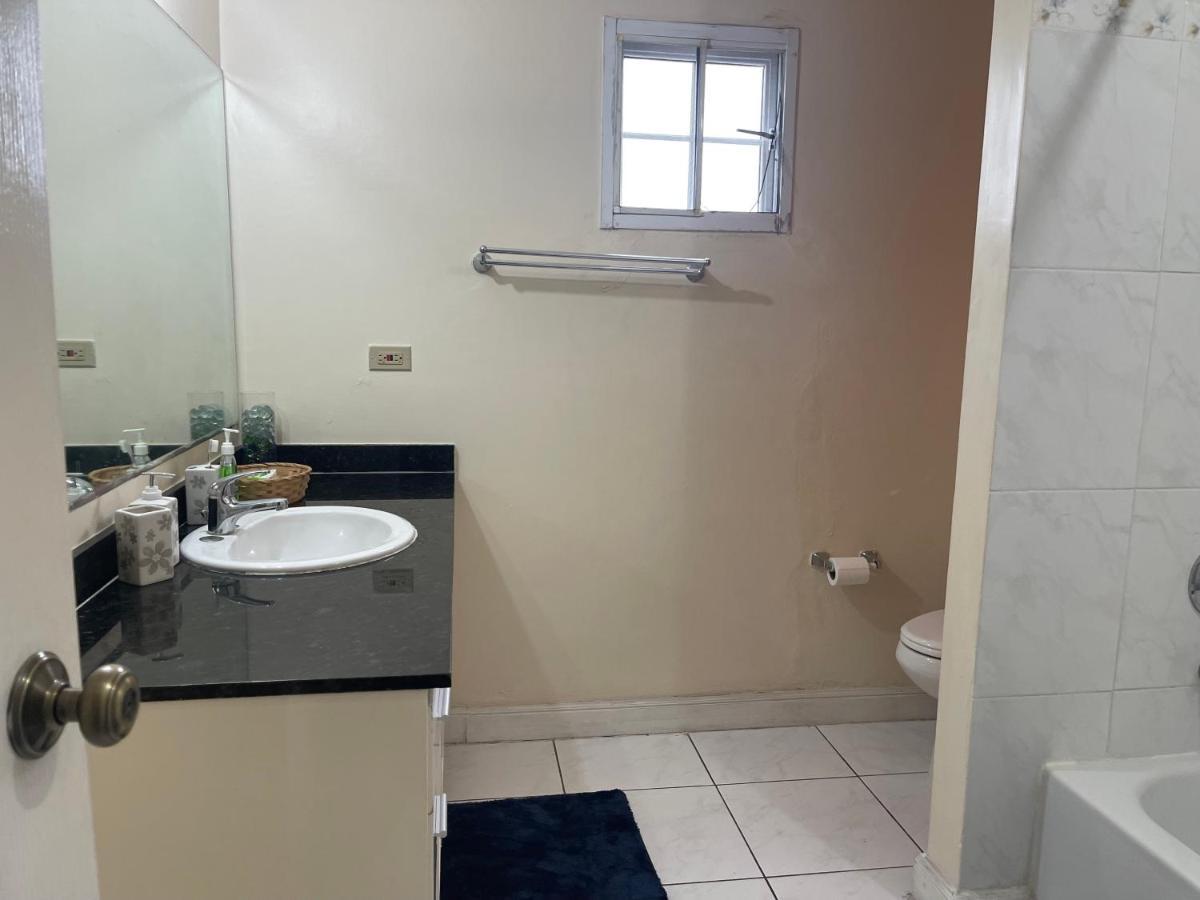 Free Airport Pickup 5 Minutes From Airport And Montego Bay