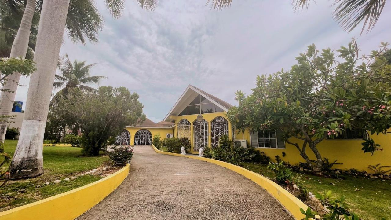 Villa Yancey Largo With Private Pool