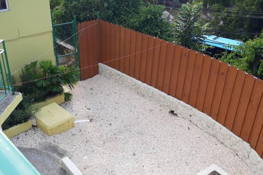 1 Bdr #3 At Ramparts Near Sangster Airport Montego Bay