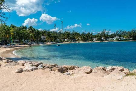 Villa Hospitality Expert Nianna Eden - 7br Pools *