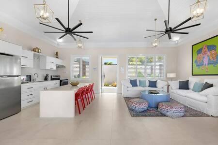 Hospitality Expert Nianna Eden - 7br Pools Villa