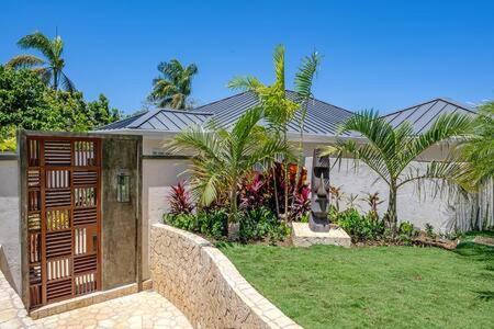 Villa Hospitality Expert Nianna Eden - 7br Pools Montego Bay