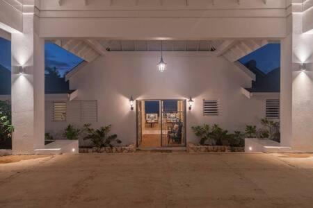 Villa Hospitality Expert Nianna Eden - 7br Pools *