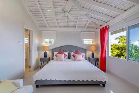 Hospitality Expert Nianna Eden - 7br Pools Villa Montego Bay