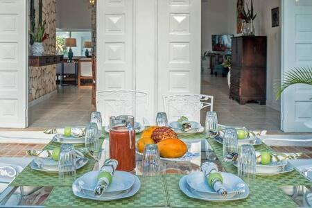 Hospitality Expert Nianna Eden - 7br Pools * Montego Bay