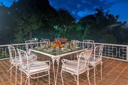 Hospitality Expert Nianna Eden - 7br Pools Villa Montego Bay