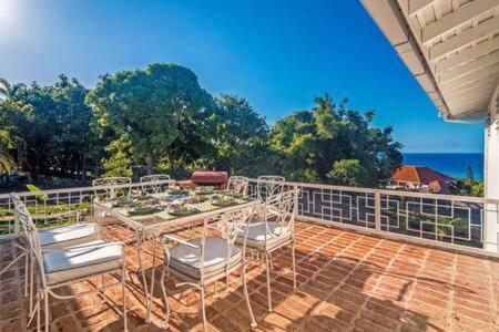 Hospitality Expert Nianna Eden - 7br Pools Montego Bay
